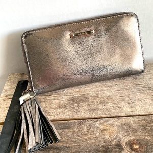 Stella and Dot Tassel Wallet Metallic Gold Worn Look